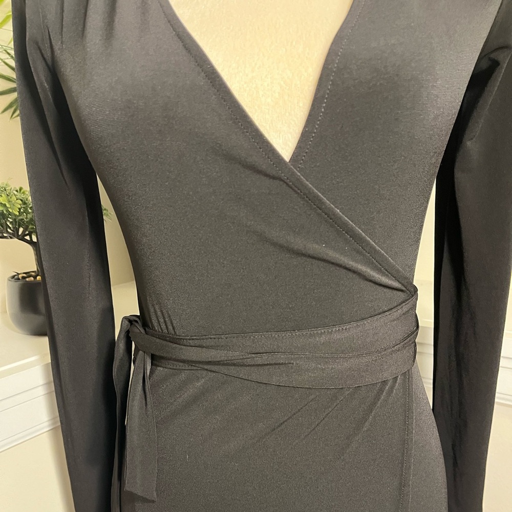 ‼️BOGO SALE‼️Forever 21 Black Wrap Dress Sz S - Picture 6 of 6